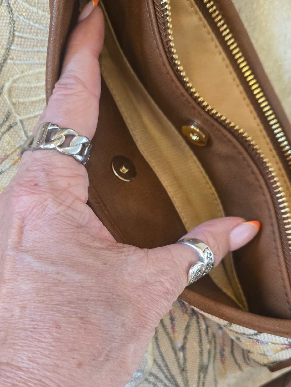 Tommy Bahama Floral Jute Metallic Accent Crossbody Bag - Picture 15 of 16